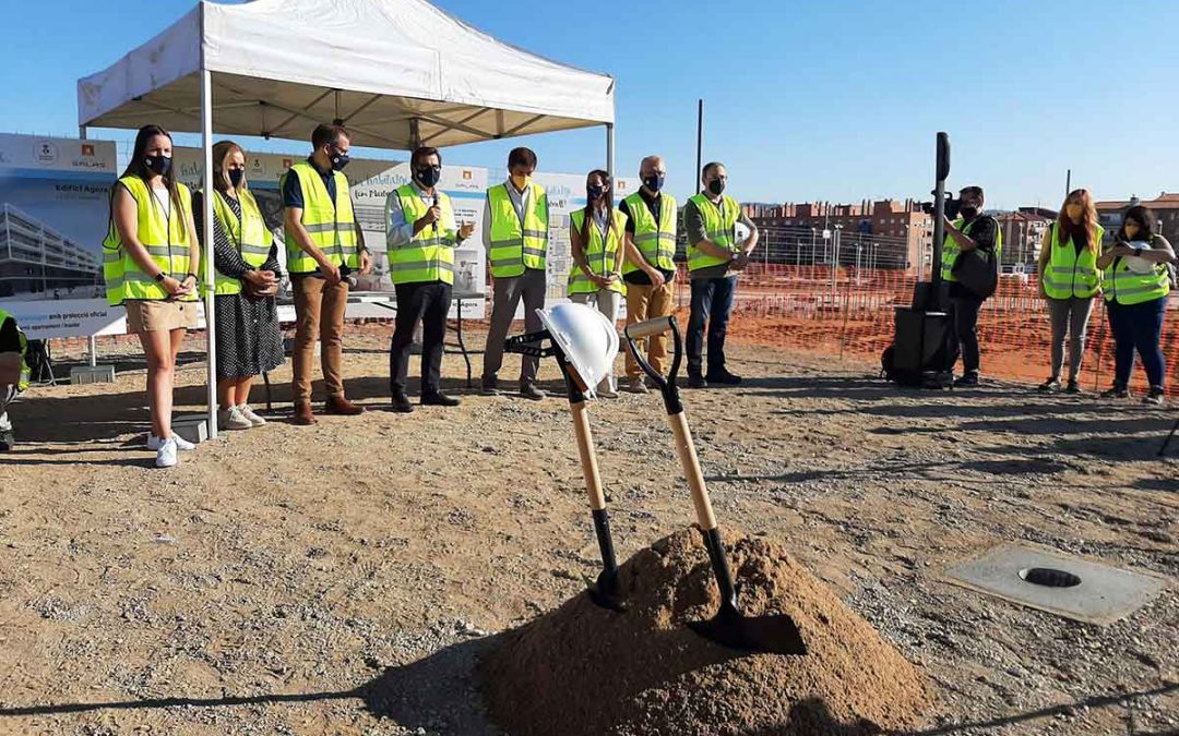 Colocada la primera piedra de las 130 viviendas con protección oficial del nuevo barrio de La Sínia de Martorell