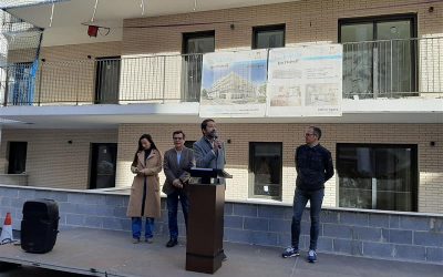 Los propietarios de Edifici Àgora visitan las obras de la promoción de VPO