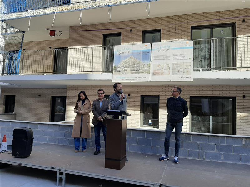Els propietaris d’Edifici Àgora visiten les obres de la promoció d’HPO