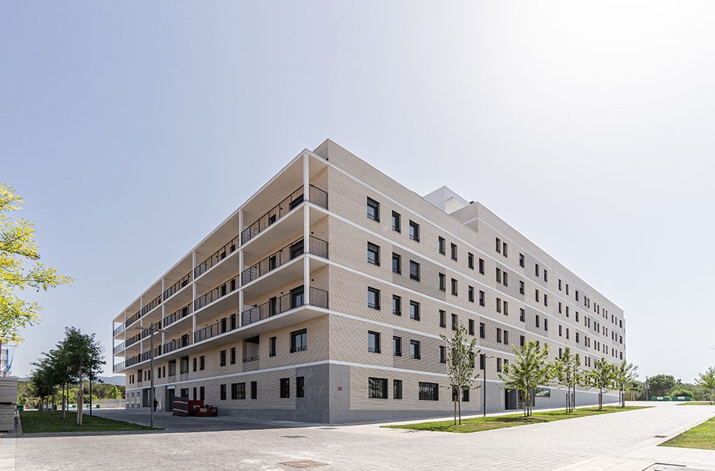 Ha empezado la entrega de llaves de Edifici Àgora: 130 viviendas de VPO de venta en Martorell